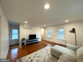 102 Montgomery Ave in Pitman, NJ - Building Photo