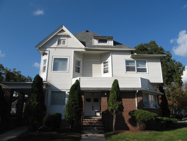 Broadway Apartments in Owatonna, MN - Building Photo - Building Photo