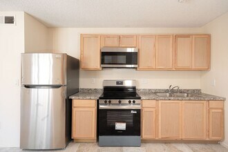 1641 Loma Ln in Chula Vista, CA - Building Photo - Building Photo