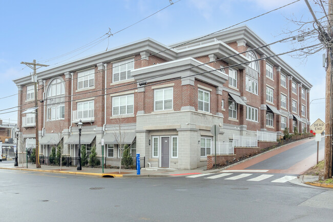 23-27 Hillside Ave in Metuchen, NJ - Building Photo - Primary Photo