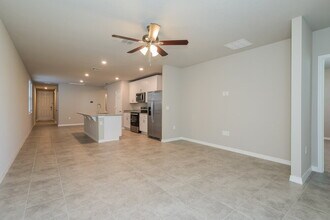 453 Sun Warbler Wy in St. Cloud, FL - Building Photo - Building Photo