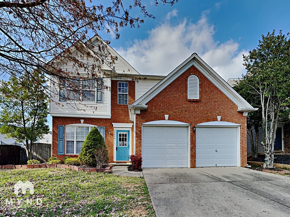 10629 Claude Freeman Dr in Charlotte, NC - Foto de edificio