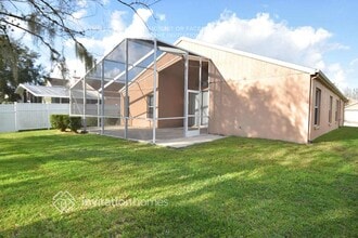 1219 Timber Trace Dr in Zephyrhills, FL - Foto de edificio - Building Photo