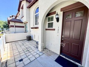 33620 Willow Haven Ln in Murrieta, CA - Foto de edificio - Building Photo