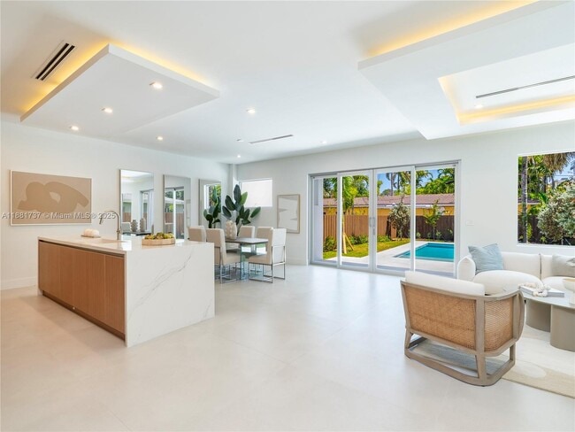 736 NE 14th Ave in Fort Lauderdale, FL - Building Photo - Building Photo