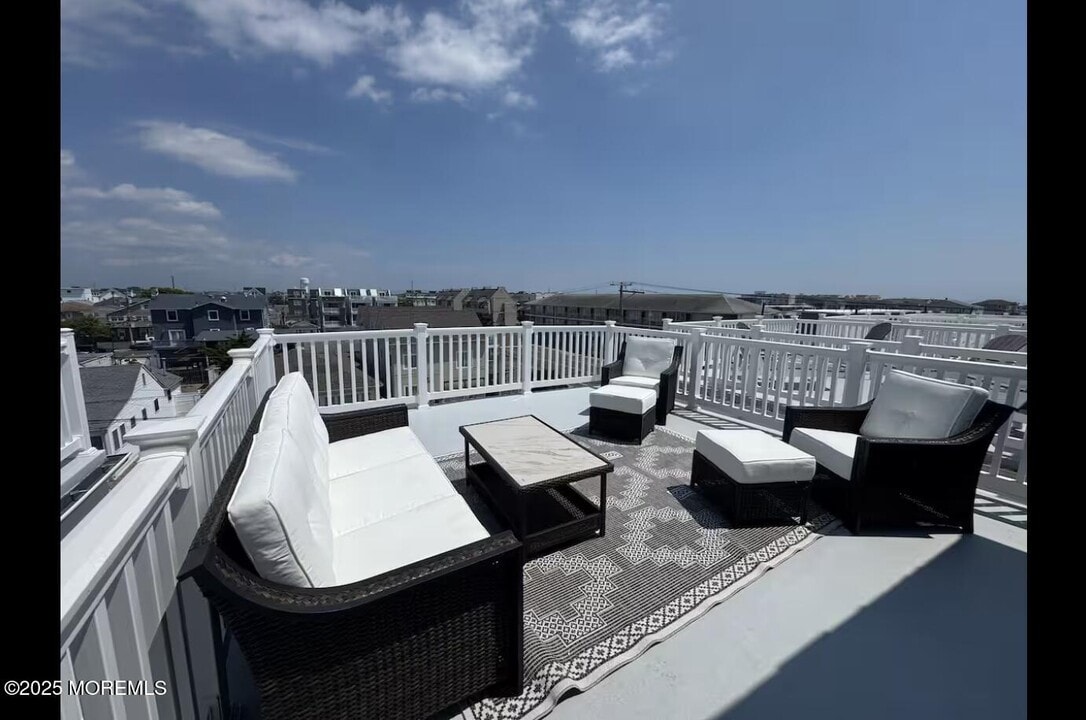 207 Carteret Ave in Seaside Heights, NJ - Building Photo