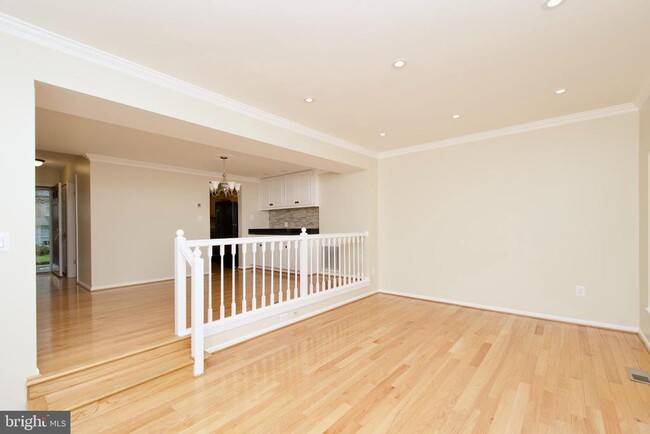 6136 Summer Park Ln in Alexandria, VA - Building Photo - Building Photo