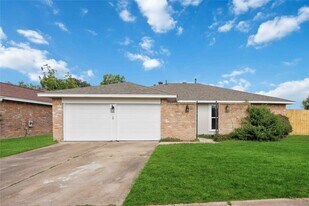 2702 Sicklepod Dr in Houston, TX - Building Photo