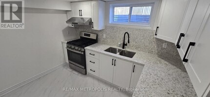 23 Alanbury Crescent in Toronto, ON - Building Photo - Building Photo