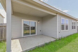 1004 Wild Enclave Ln in Pattison, TX - Building Photo - Building Photo