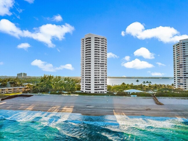 5070 N Ocean Dr in Riviera Beach, FL - Foto de edificio - Building Photo