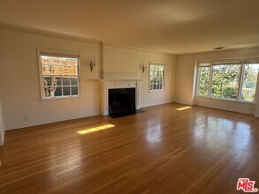 2910 Motor Ave in Los Angeles, CA - Building Photo - Building Photo