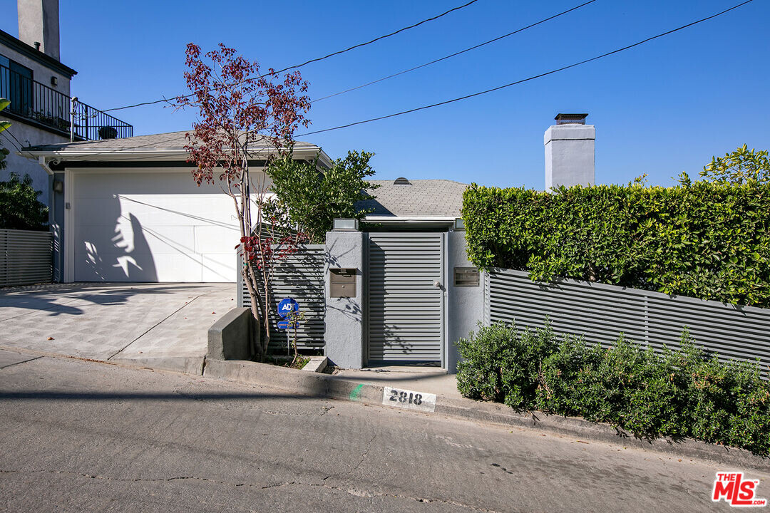 2818 Effie St in Los Angeles, CA - Building Photo