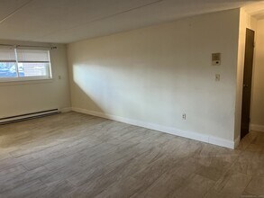 126 Triangle St in Danbury, CT - Building Photo - Building Photo