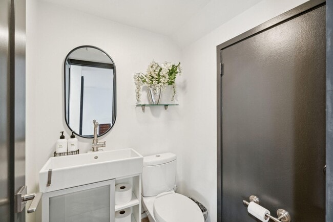 property at 410 W 7th St