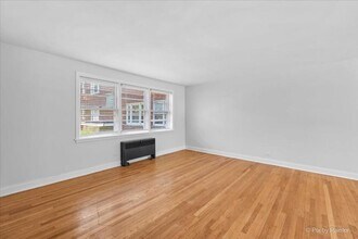 2717 W Berwyn Ave in Chicago, IL - Building Photo - Building Photo