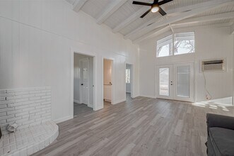 492 Trinity Rd in Dayton, TX - Building Photo - Building Photo