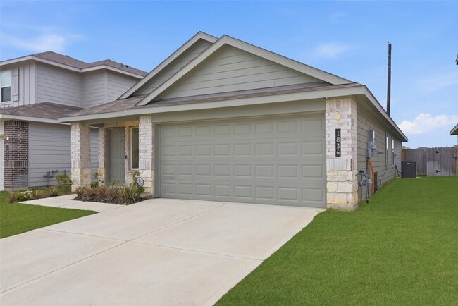 1834 Legacy Hills Dr in Houston, TX - Building Photo - Building Photo