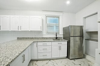 97 Hopkins Pl, Unit 2 in Irvington, NJ - Foto de edificio - Building Photo