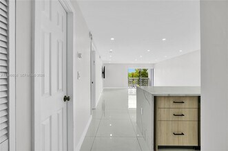 4141 Nautilus Dr in Miami, FL - Building Photo - Building Photo