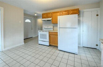 217 Maple Ave in Cheshire, CT - Building Photo - Building Photo