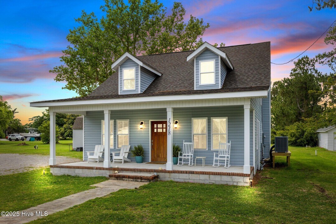 1218 Marshallberg Rd in Marshallberg, NC - Building Photo