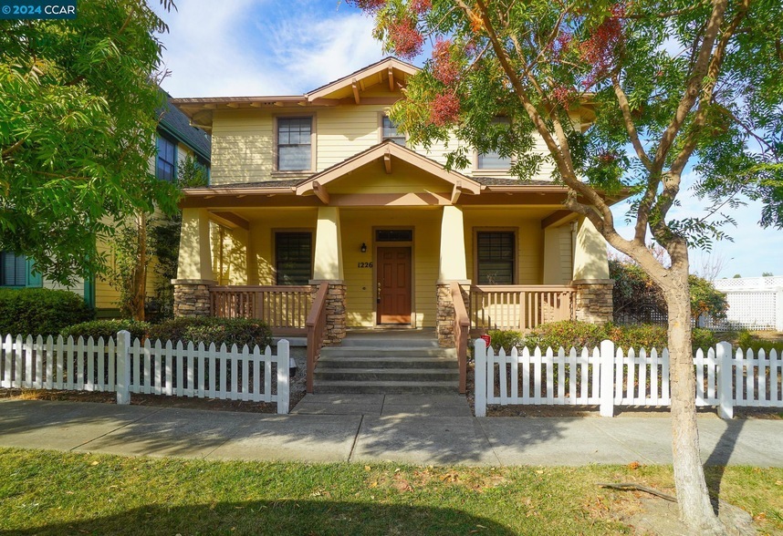 1226 Earnest St in Hercules, CA - Building Photo