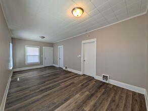 2634 E Walnut St in Des Moines, IA - Building Photo - Building Photo