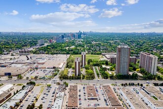 Bentley Apartments in Toronto, ON - Building Photo - Building Photo