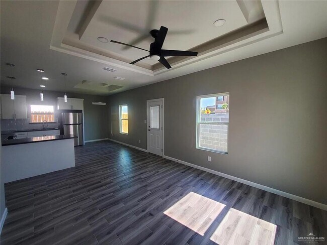 1305 E Iris Ave in McAllen, TX - Building Photo - Building Photo