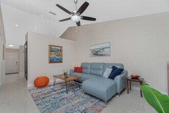 10523 Pendleton Ave, Unit 10523 Pendleton in Englewood, FL - Building Photo - Building Photo