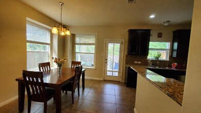 8812 White Ibis Dr in Austin, TX - Building Photo - Building Photo