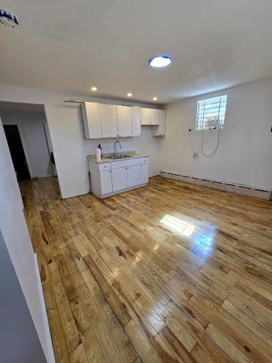 2255 S Hemberger St in Philadelphia, PA - Building Photo