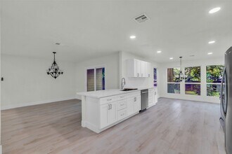 1602 Pine Oak Dr in Conroe, TX - Building Photo - Building Photo