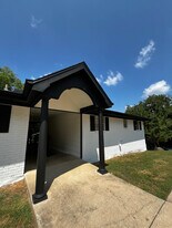 501-507 W Spruce St in Fayetteville, AR - Building Photo