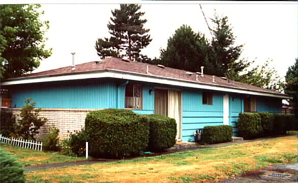 445-451 10th Ave SE in Puyallup, WA - Building Photo - Building Photo