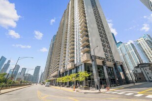 400 E Randolph St, Unit 2225 in Chicago, IL - Building Photo