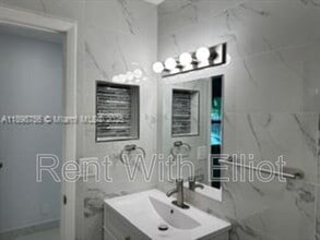 2215 SW 47th St in Fort Lauderdale, FL - Building Photo - Building Photo