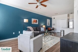 2801 Biltmore Park Dr in Orlando, FL - Building Photo