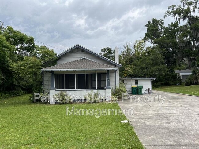 property at 611 E Plymouth Ave