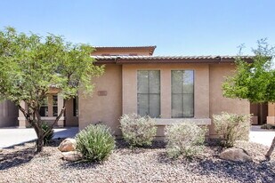 2531 W Old Paint Trail in Phoenix, AZ - Building Photo