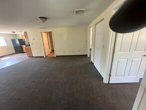 2540 US-202, Unit Second Floor Unit 2 in Winthrop, ME - Building Photo - Building Photo