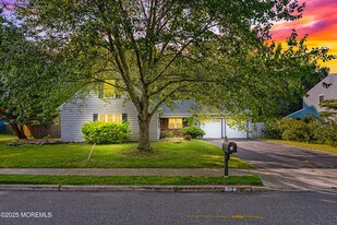 61 Berkshire Dr in Howell, NJ - Building Photo