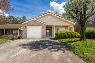 10048 Gate Post Way in Knoxville, TN - Building Photo