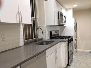 15 Minetta St in New York, NY - Building Photo - Building Photo