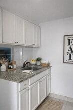 000 NW 84th St in Tamarac, FL - Building Photo - Building Photo