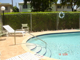 1000 Michigan Ave, Unit Apt 402 in Miami Beach, FL - Building Photo - Building Photo