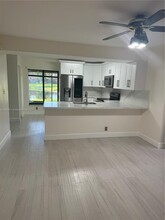 11116 N Harmony Lake Cir in Davie, FL - Building Photo - Building Photo