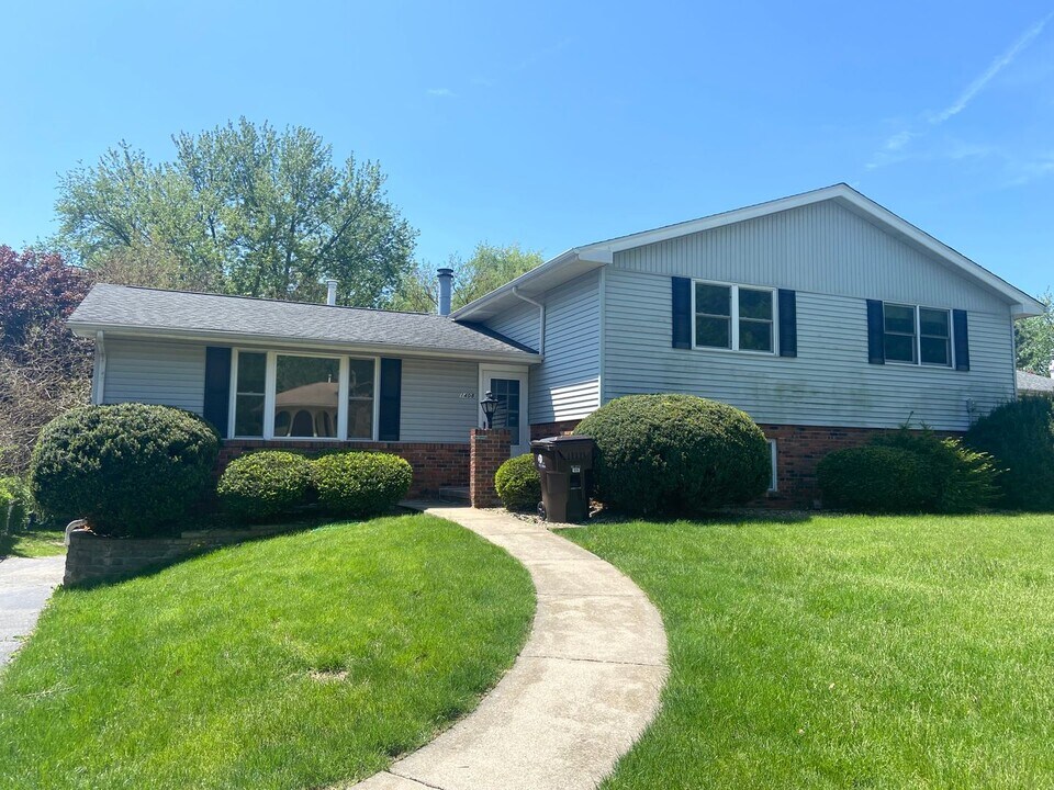 1408 W Daytona Dr in Peoria, IL - Building Photo