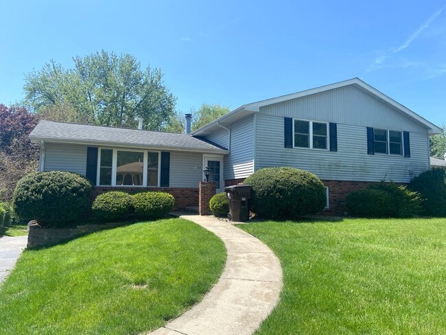 1408 W Daytona Dr